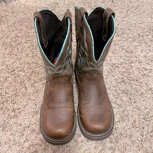 NWOT Justin Boots